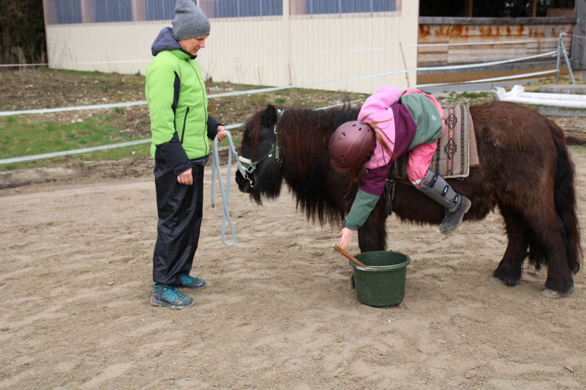 Reiten tut der Kinderseele gut – Brucker Bürgerstiftung unterstützt Integrationskindergarten Villa Kunterbunt mit großzügiger Spende Reiten tut der Kinderseele gut – Brucker Bürgerstiftung unterstützt Integrationskindergarten Villa Kunterbunt mit großzügiger Spende